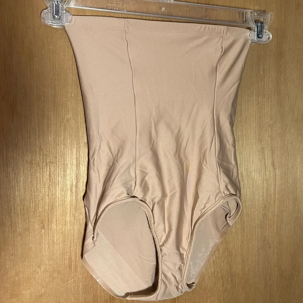 Soma High-Waist Shaping Brief in Beige. ‎ Size XL